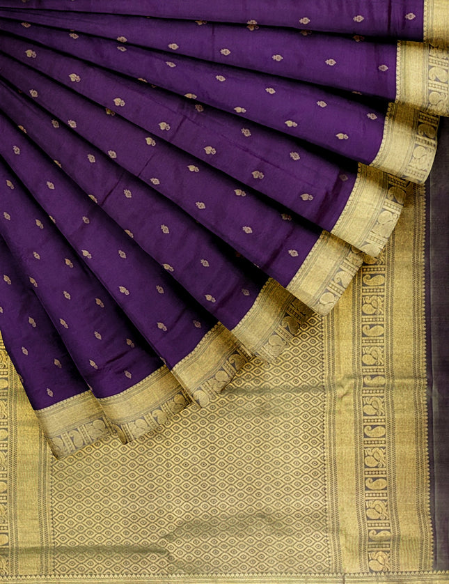 Pure Kanchipuram Silk 9 Yards Madisar Saree - Elegant Small Border & Rich Pallu