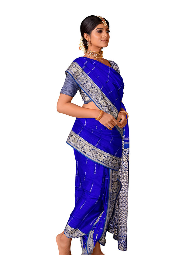 Pure Kanchipuram Silk 9 Yards Madisar Saree - Elegant Small Border & Rich Pallu