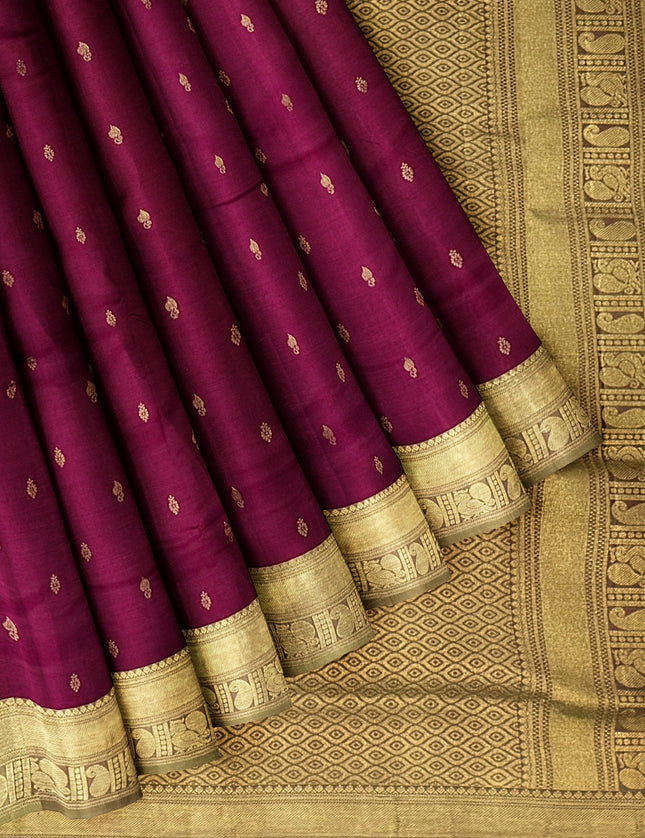 Pure Kanchipuram Silk 9 Yards Madisar Saree - Elegant Small Border & Rich Pallu
