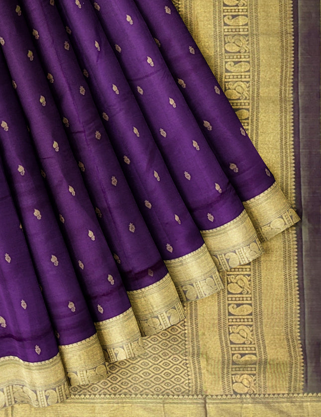 Pure Kanchipuram Silk 9 Yards Madisar Saree - Elegant Small Border & Rich Pallu