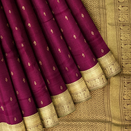 Pure Kanchipuram Silk 9 Yards Madisar Saree - Elegant Small Border & Rich Pallu